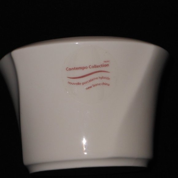 sugar bowl with lid. Contempo Collection fine bone china - Picture 3 of 5
